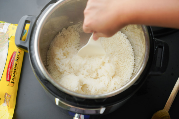 fluffing up cooked jasmine rice